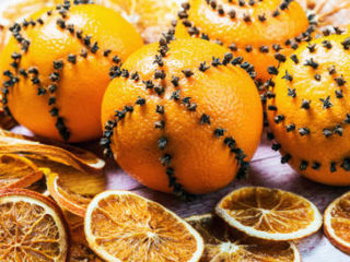 orange piquée clous de girofle